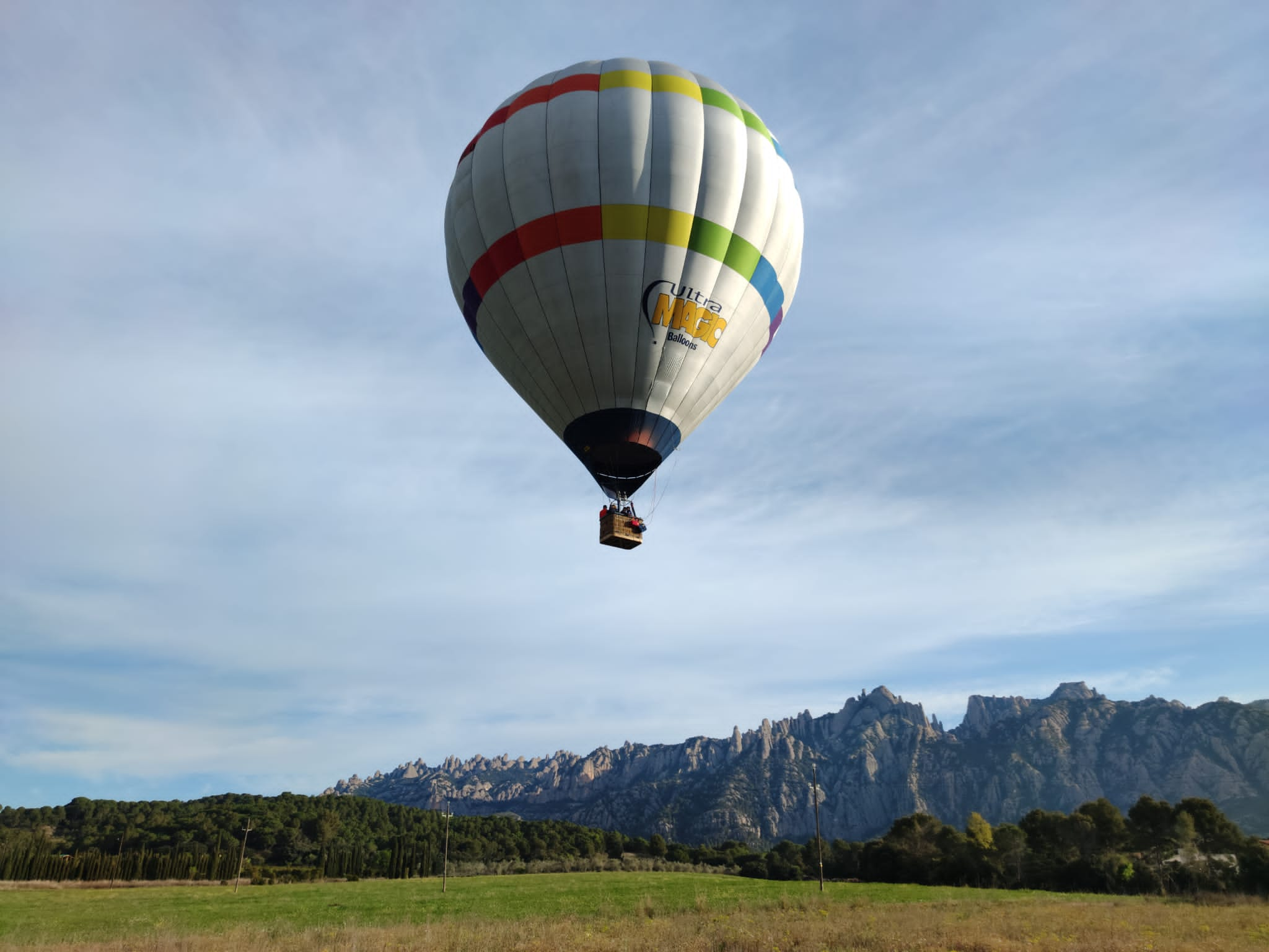 VOLAR A PROP DE MONTSERRAT